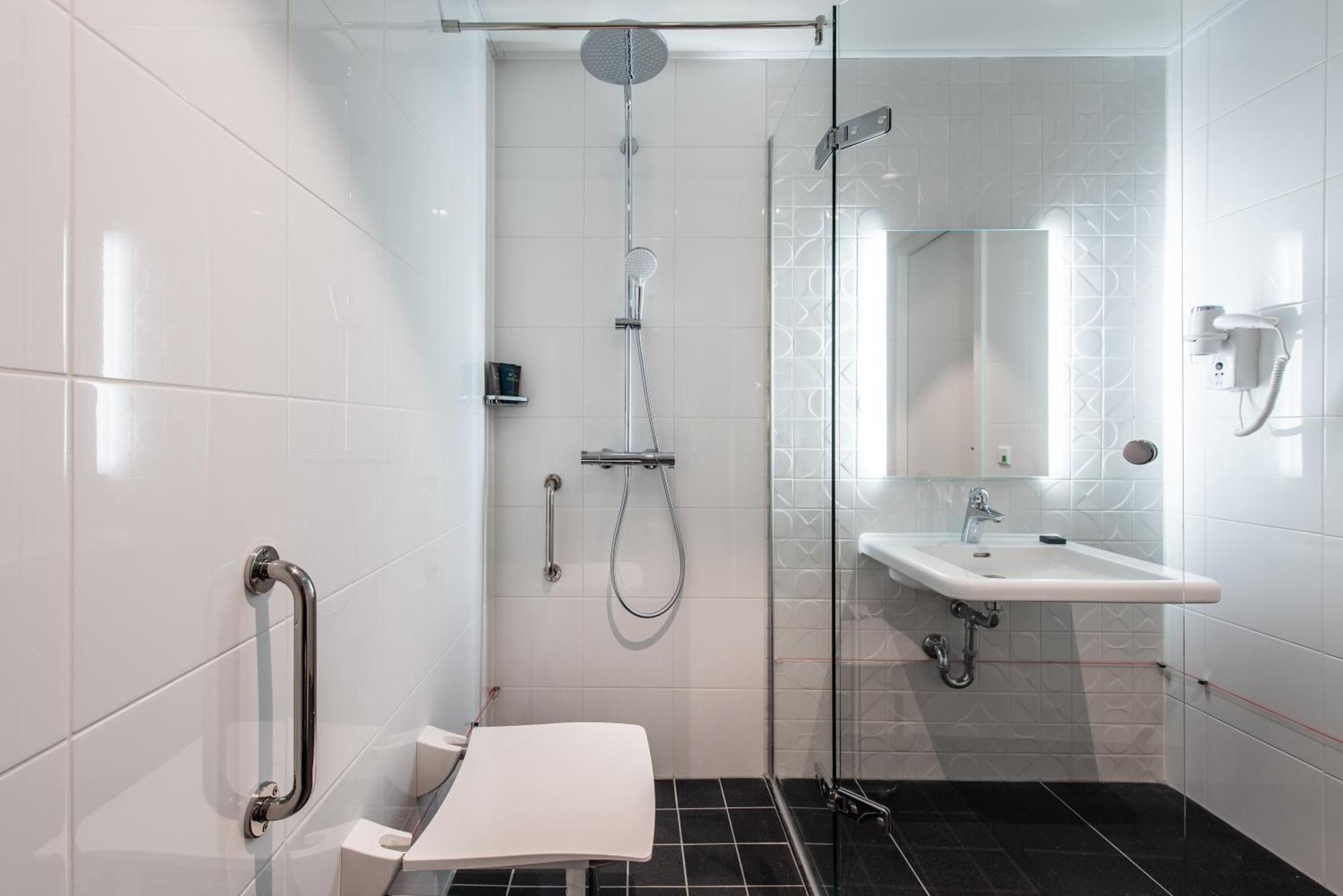 YAYS Amsterdam Docklands Aparthotel Buitenkant foto