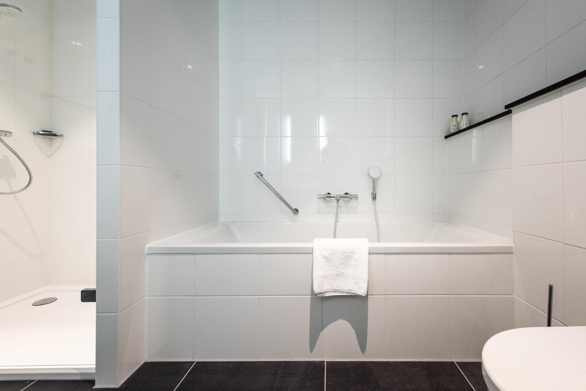 YAYS Amsterdam Docklands Aparthotel Buitenkant foto