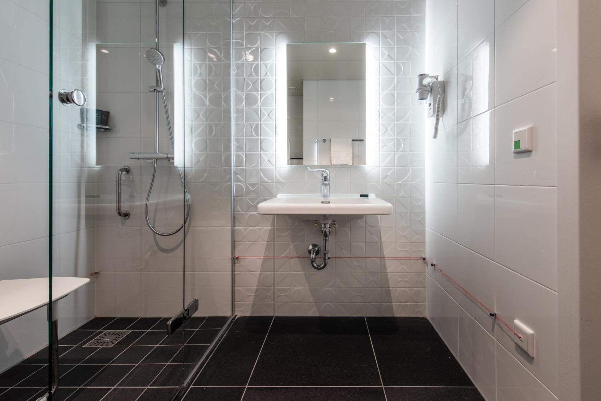 YAYS Amsterdam Docklands Aparthotel Buitenkant foto